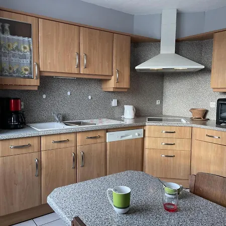 Дом отдыха Gite Rustique Et Moderne Avec Jardin, Garage, A 3 Km De Moulins. Draps Et Linge Inclus, Animaux Acceptes. - Fr-1-489-428 *