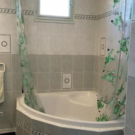 Дом отдыха Gite Rustique Et Moderne Avec Jardin, Garage, A 3 Km De Moulins. Draps Et Linge Inclus, Animaux Acceptes. - Fr-1-489-428 *